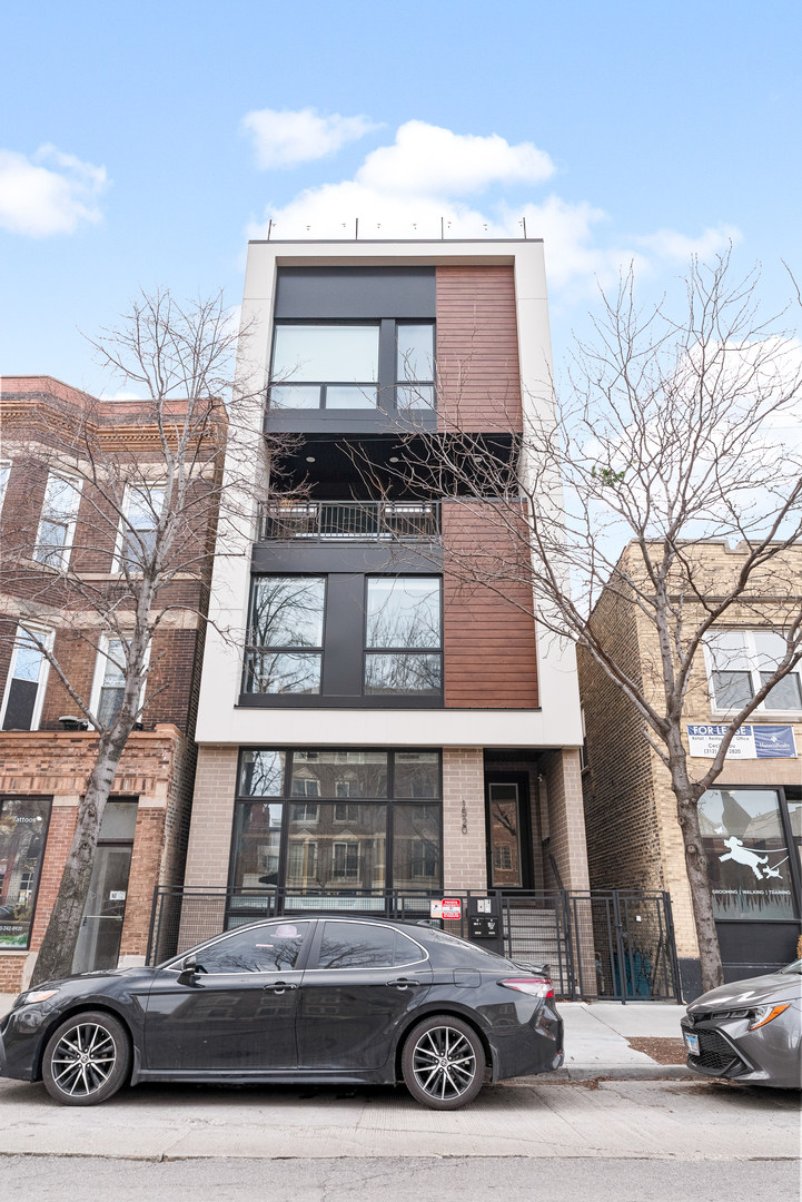 1520 N Ashland Avenue 1