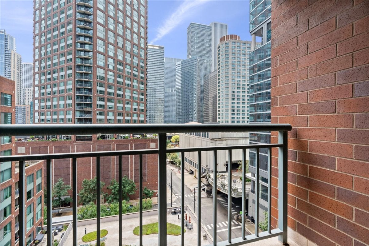 440 N McClurg Court 1105
