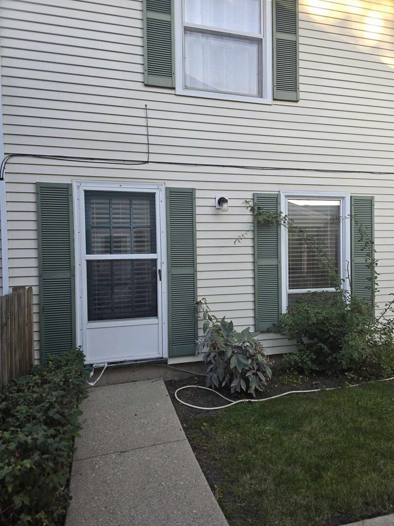 877 Wellington Avenue 1