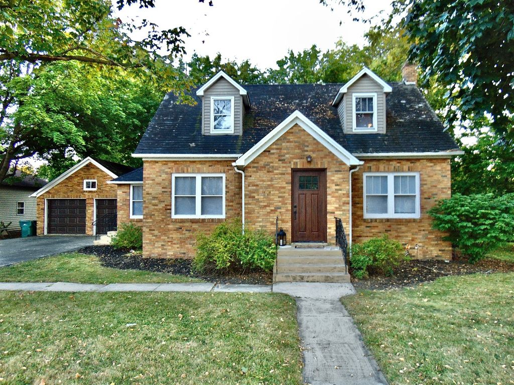 Photo for 125 W Lasalle Street, Somonauk, IL 60552 (MLS # 12482820)