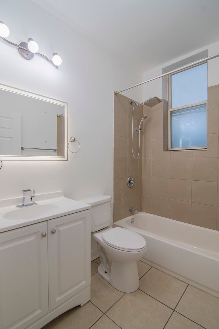 1141 S Francisco Avenue 1R