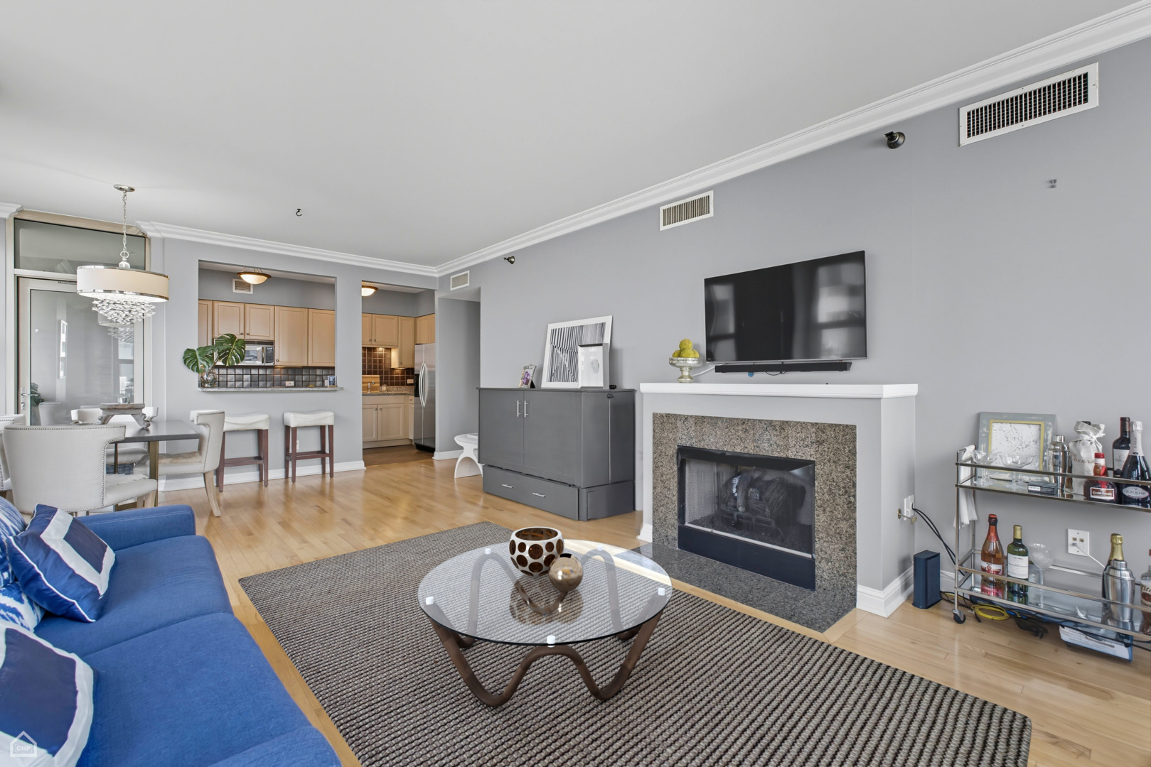 25 E Superior Street 904