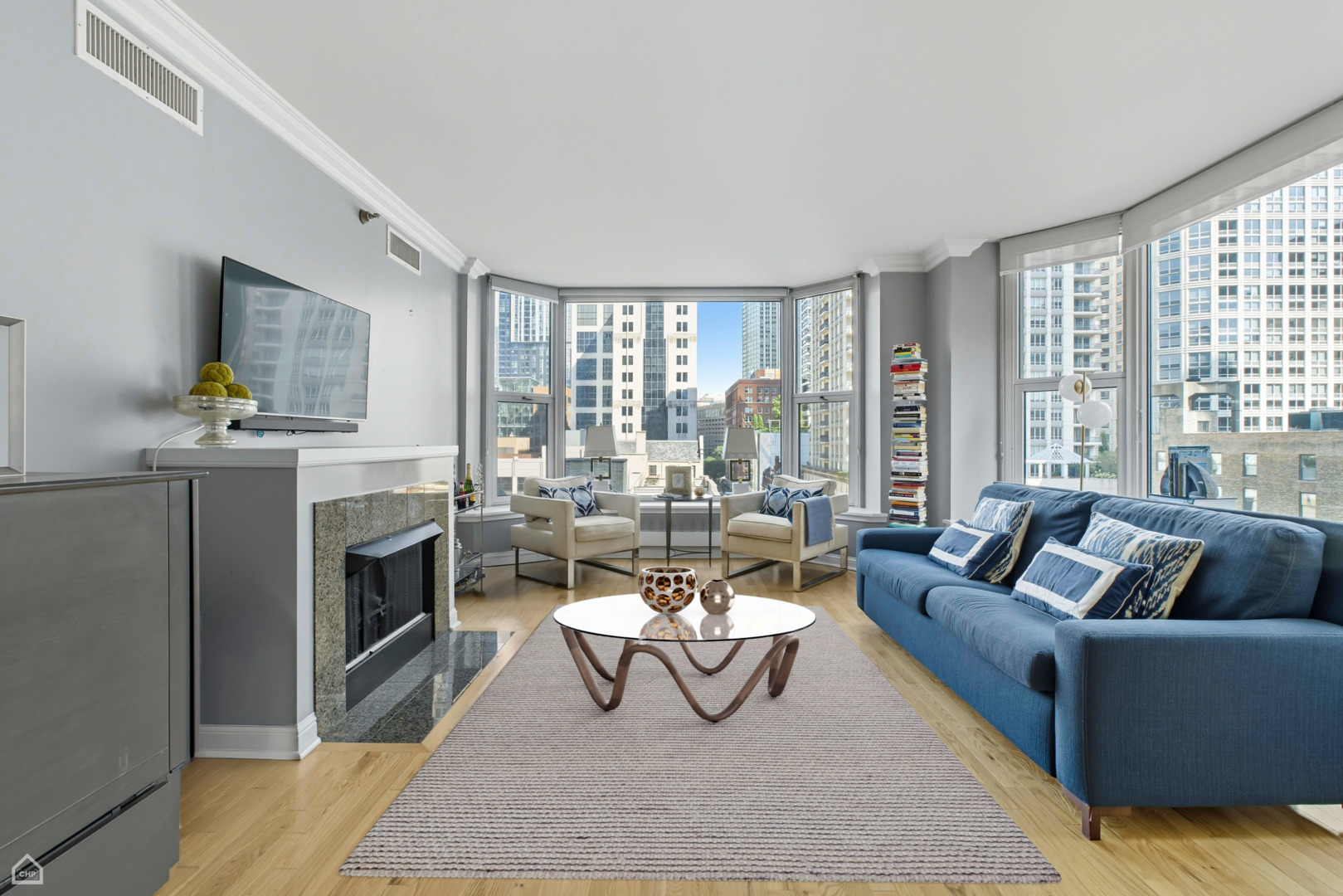 25 E Superior Street 904