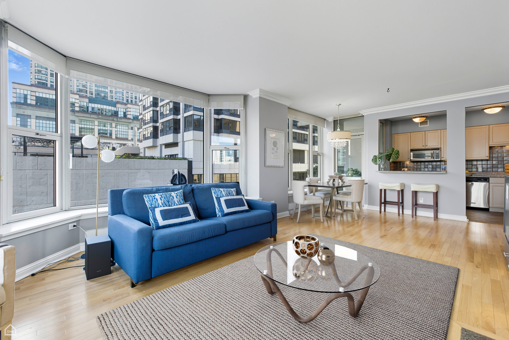 25 E Superior Street 904