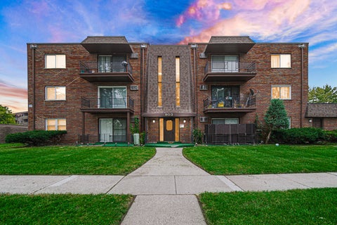 Photo of 903 Elder Road #7, Homewood, IL 60430 (MLS # 12765509)
