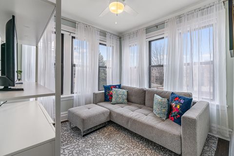 Tiny photo for 4516 N Greenview Avenue #2, Chicago, IL 60640 (MLS # 12575288)