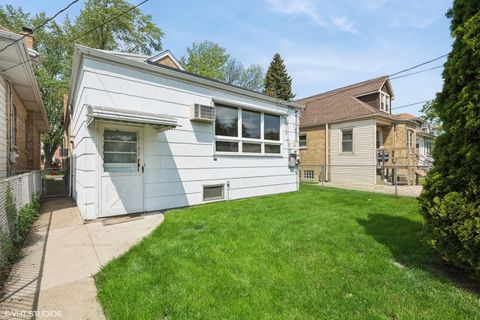 Tiny photo for 6321 N MERRIMAC Avenue, Chicago, IL 60646 (MLS # 12487226)