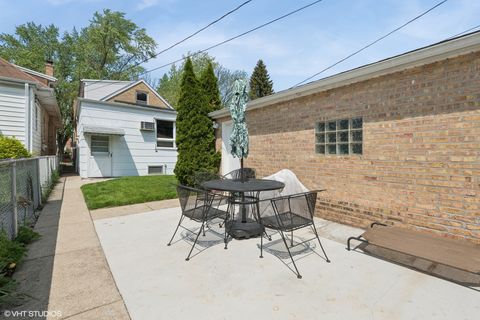 Tiny photo for 6321 N MERRIMAC Avenue, Chicago, IL 60646 (MLS # 12487226)