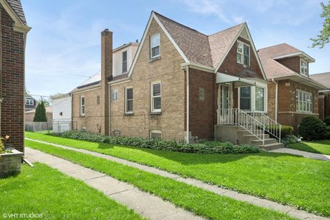 Tiny photo for 6321 N MERRIMAC Avenue, Chicago, IL 60646 (MLS # 12487226)