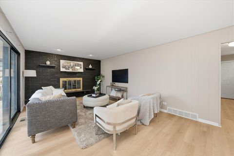 Tiny photo for 17048 Clyde Avenue, South Holland, IL 60473 (MLS # 12520692)