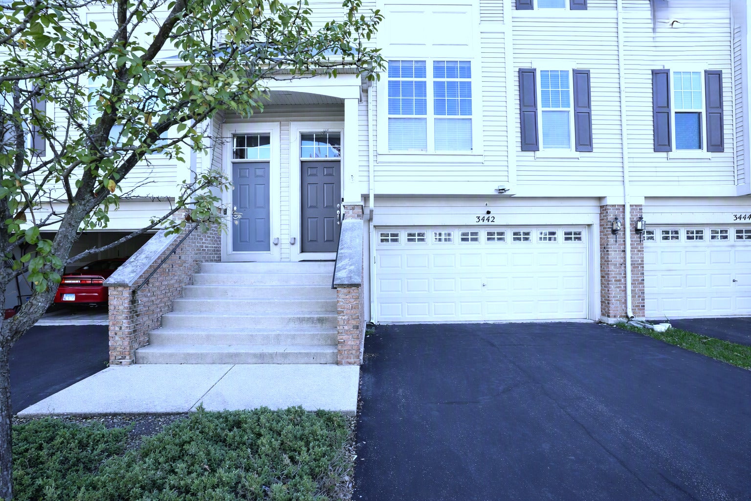 3442 Bradbury Circle