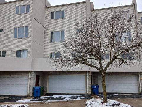 Tiny photo for 210 N Des Plaines Avenue N #D, Forest Park, IL 60130 (MLS # 12563615)