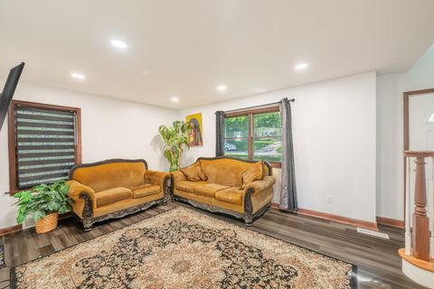 Tiny photo for 1719 S 4th Place, St. Charles, IL 60174 (MLS # 12457769)