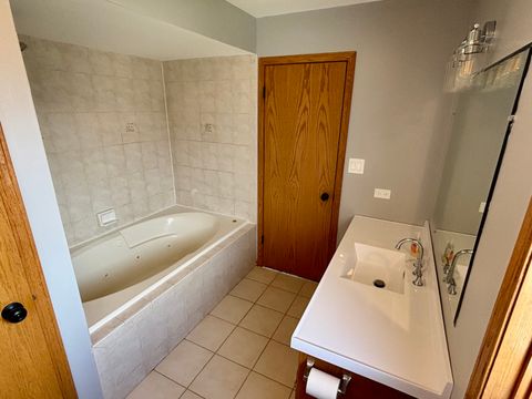 Tiny photo for 334 Heritage Parkway, Romeoville, IL 60446 (MLS # 12478839)