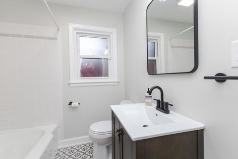 Tiny photo for 502 Colton Avenue, Bloomington, IL 61701 (MLS # 12521092)