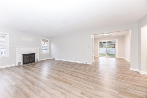 Tiny photo for 502 Colton Avenue, Bloomington, IL 61701 (MLS # 12521092)