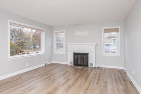 Tiny photo for 502 Colton Avenue, Bloomington, IL 61701 (MLS # 12521092)