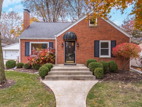 Photo of 502 Colton Avenue, Bloomington, IL 61701 (MLS # 12521092)