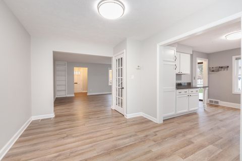 Tiny photo for 502 Colton Avenue, Bloomington, IL 61701 (MLS # 12521092)