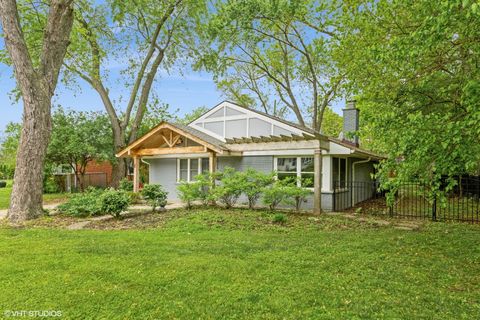 1715 Chesterfield Avenue Glen Ellyn IL 60137