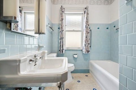 Tiny photo for 2818 N Long Avenue, Chicago, IL 60641 (MLS # 12739323)