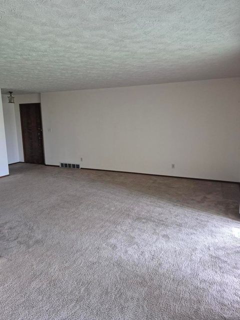 Tiny photo for 43 Crystal Court #B1, Pontiac, IL 61764 (MLS # 12603045)