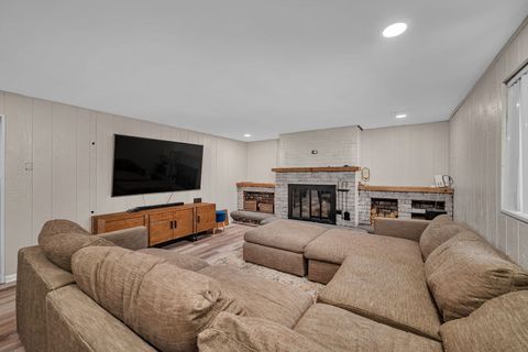 Tiny photo for 15601 Ridgeland Avenue, Oak Forest, IL 60452 (MLS # 12557766)