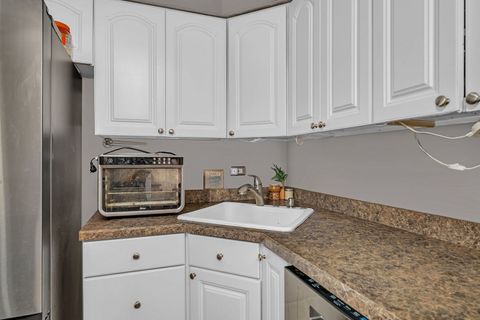 Tiny photo for 15601 Ridgeland Avenue, Oak Forest, IL 60452 (MLS # 12557766)