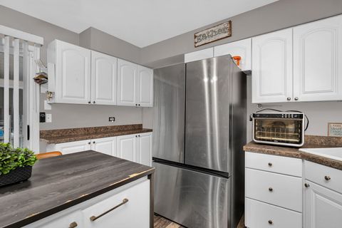 Tiny photo for 15601 Ridgeland Avenue, Oak Forest, IL 60452 (MLS # 12557766)