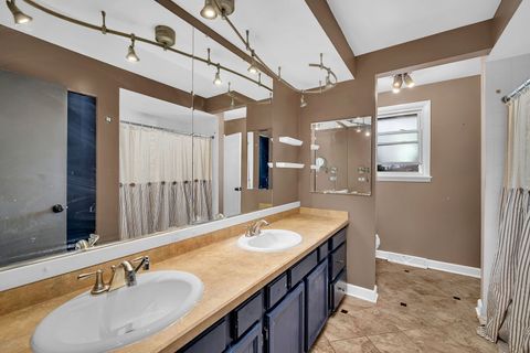 Tiny photo for 15601 Ridgeland Avenue, Oak Forest, IL 60452 (MLS # 12557766)