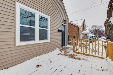 Tiny photo for 924 Lenox Avenue, Waukegan, IL 60085 (MLS # 12528802)