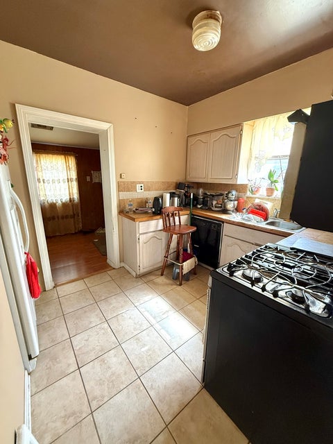 Tiny photo for 1437 Kenilworth Avenue, Berwyn, IL 60402 (MLS # 12781097)