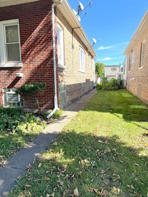 Tiny photo for 1437 Kenilworth Avenue, Berwyn, IL 60402 (MLS # 12781097)