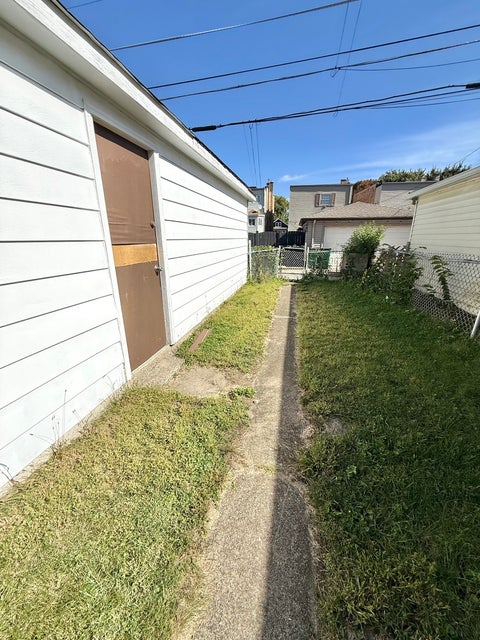 Tiny photo for 1437 Kenilworth Avenue, Berwyn, IL 60402 (MLS # 12781097)