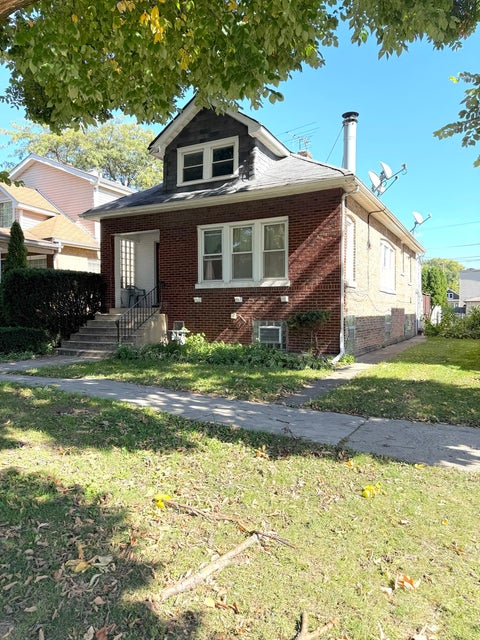 Tiny photo for 1437 Kenilworth Avenue, Berwyn, IL 60402 (MLS # 12781097)