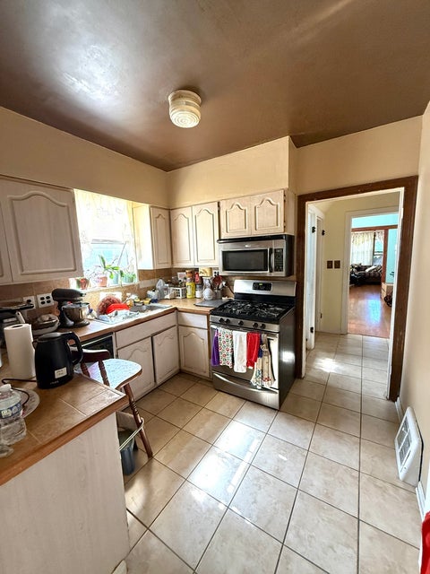 Tiny photo for 1437 Kenilworth Avenue, Berwyn, IL 60402 (MLS # 12781097)