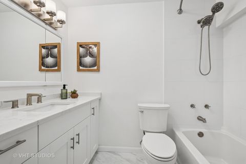 Tiny photo for 5445 N Sheridan Road #1515, Chicago, IL 60640 (MLS # 12450170)