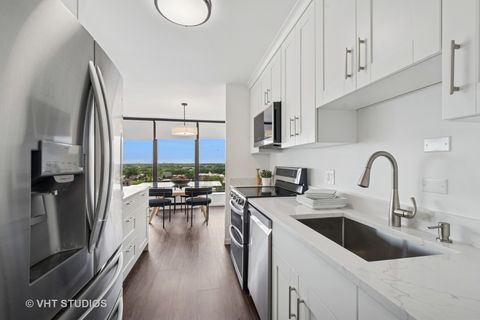 Tiny photo for 5445 N Sheridan Road #1515, Chicago, IL 60640 (MLS # 12450170)