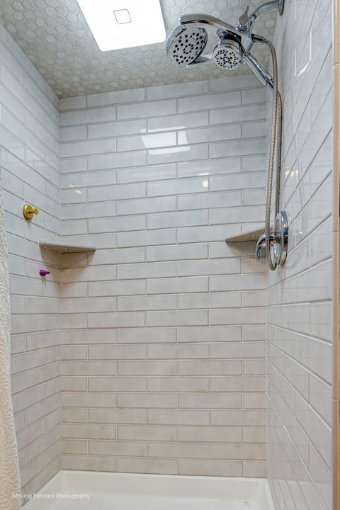 Tiny photo for 660 S Newport Street, Roselle, IL 60172 (MLS # 12504869)