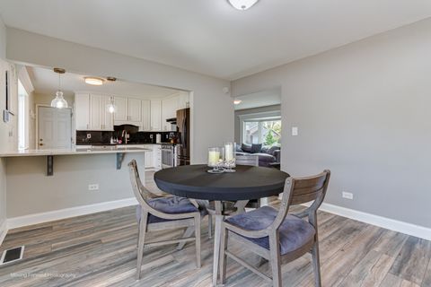 Tiny photo for 660 S Newport Street, Roselle, IL 60172 (MLS # 12504869)