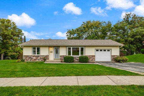 Photo of 911 Melrose Court, McHenry, IL 60050 (MLS # 12785645)