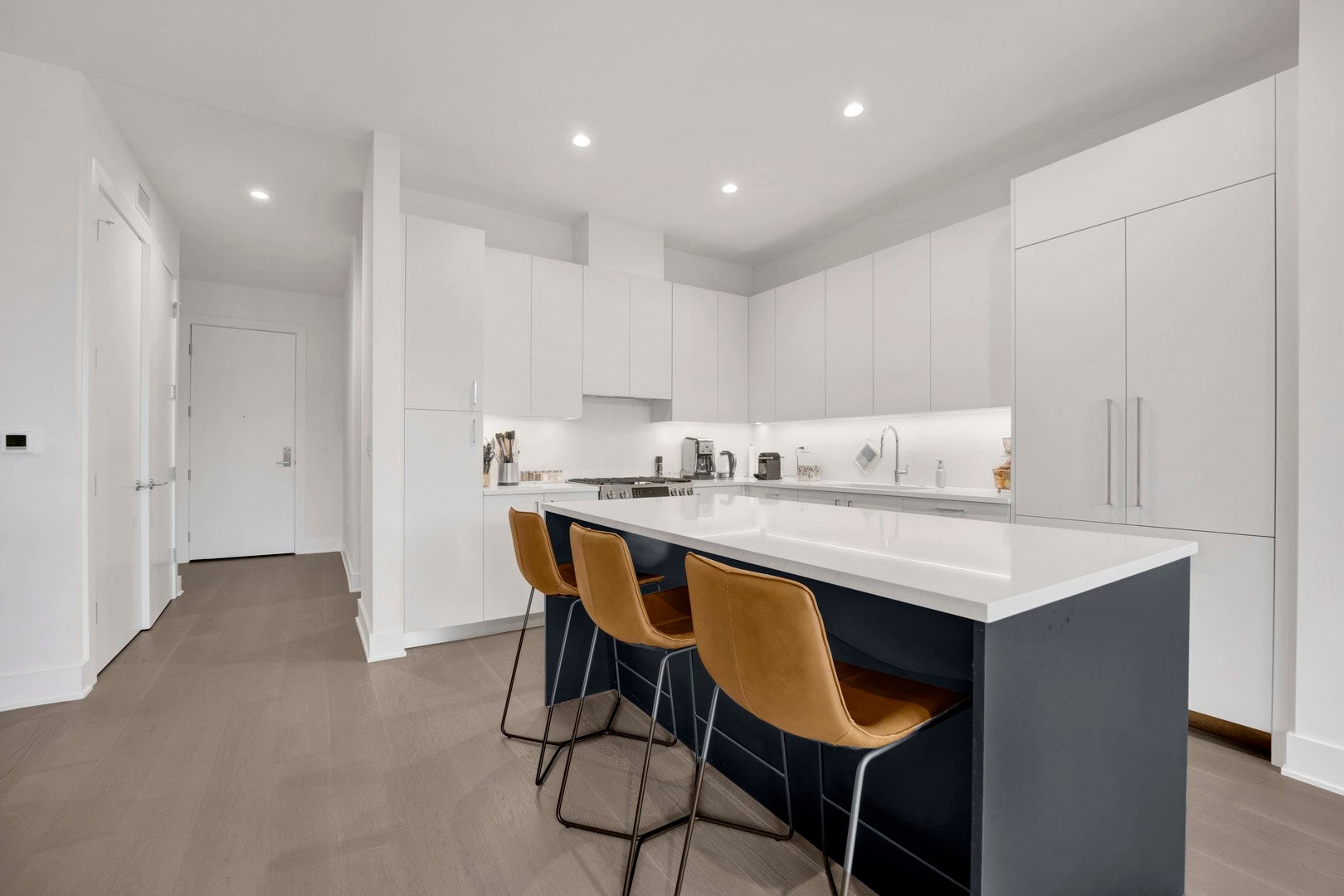 1701 W Webster Avenue 205