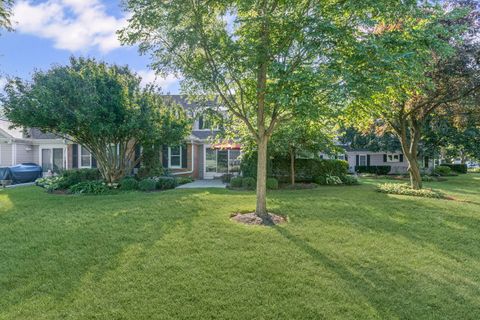 Tiny photo for 688 Glasgow Lane, Prospect Heights, IL 60070 (MLS # 12473112)