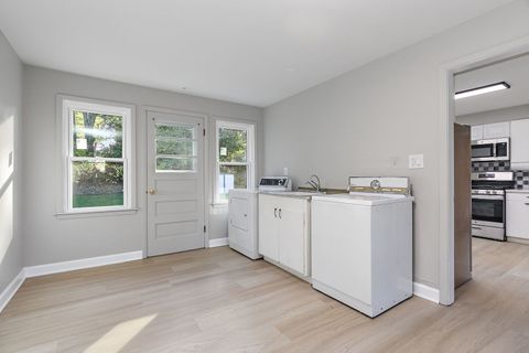 Tiny photo for 1015 Lawrence Avenue, Elgin, IL 60123 (MLS # 12504014)