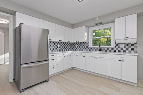 Tiny photo for 1015 Lawrence Avenue, Elgin, IL 60123 (MLS # 12504014)