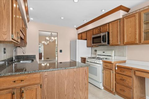 Tiny photo for Naperville, IL 60563 (MLS # 12600409)