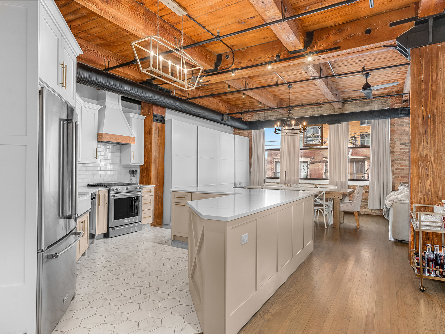 913 W Van Buren Street 3C