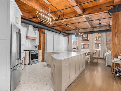 Tiny photo for 913 W Van Buren Street #3C, Chicago, IL 60607 (MLS # 12616530)