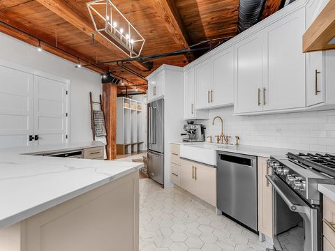 Tiny photo for 913 W Van Buren Street #3C, Chicago, IL 60607 (MLS # 12616530)