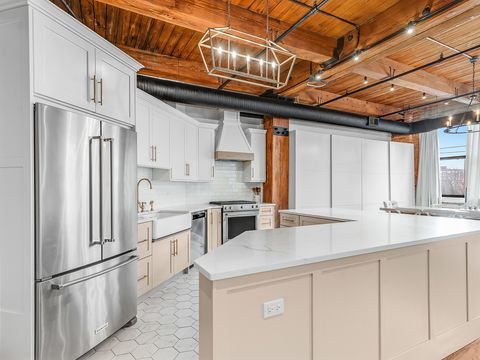 Tiny photo for 913 W Van Buren Street #3C, Chicago, IL 60607 (MLS # 12616530)